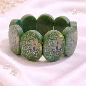 Green Floral Embellished Resin Stretch Bracelet